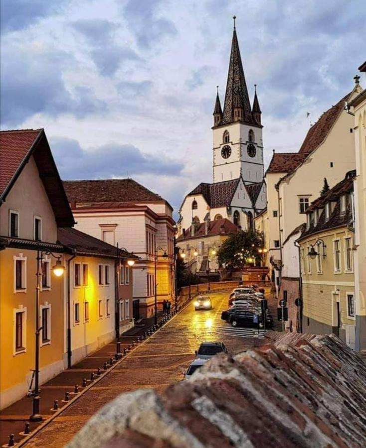 Апартаменты Enjoy Сибиу Экстерьер фото